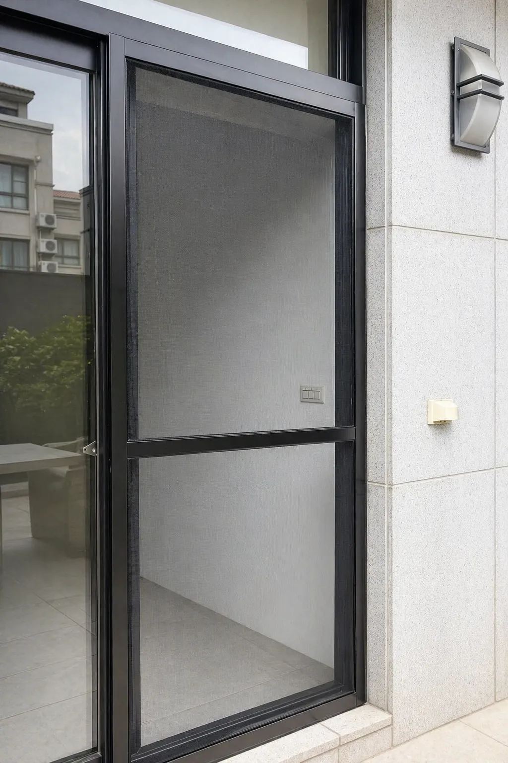 南投紗窗門安裝案例｜丈量與紗門軌道定位施工過程