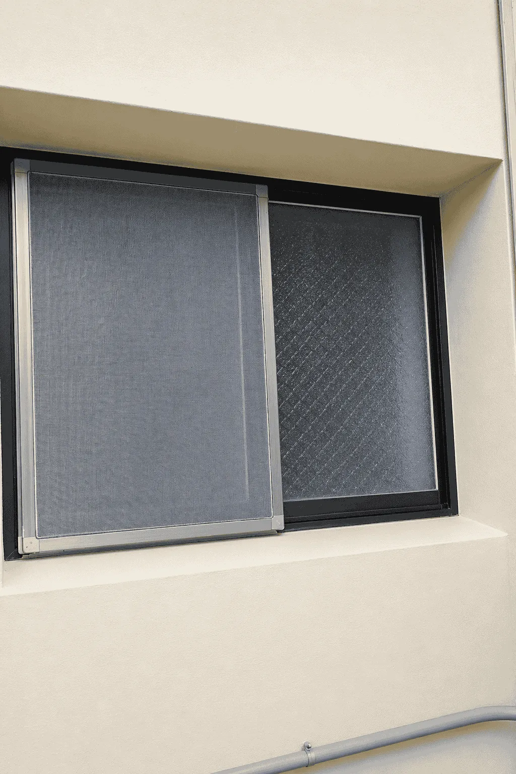 南投紗窗門安裝案例｜玄關摺疊紗門與落地窗推拉紗門完工效果